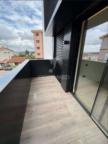 Vende-se t1 novo gondomar s.cosme