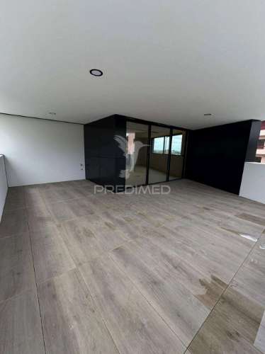 Vende-se t1 novo gondomar s.cosme