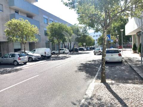 Escritório para arrendamento, .urbanização dos plátanos, em abrantes.