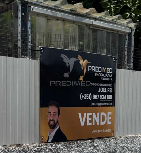 Arrecadação e espaço para arrumos disponível em ribeira de santo andré – asseiceira