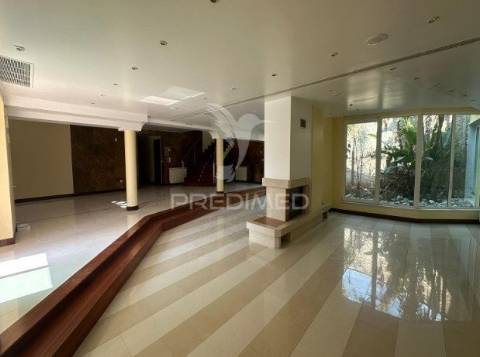 Moradia t6 de luxo com piscina e 4.857m² de terreno em belas | sintra