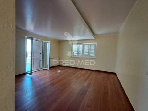 Moradia t6 de luxo com piscina e 4.857m² de terreno em belas | sintra