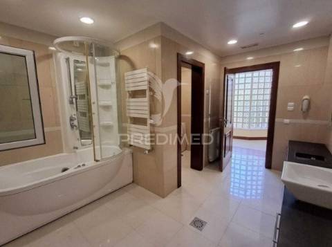 Moradia t6 de luxo com piscina e 4.857m² de terreno em belas | sintra