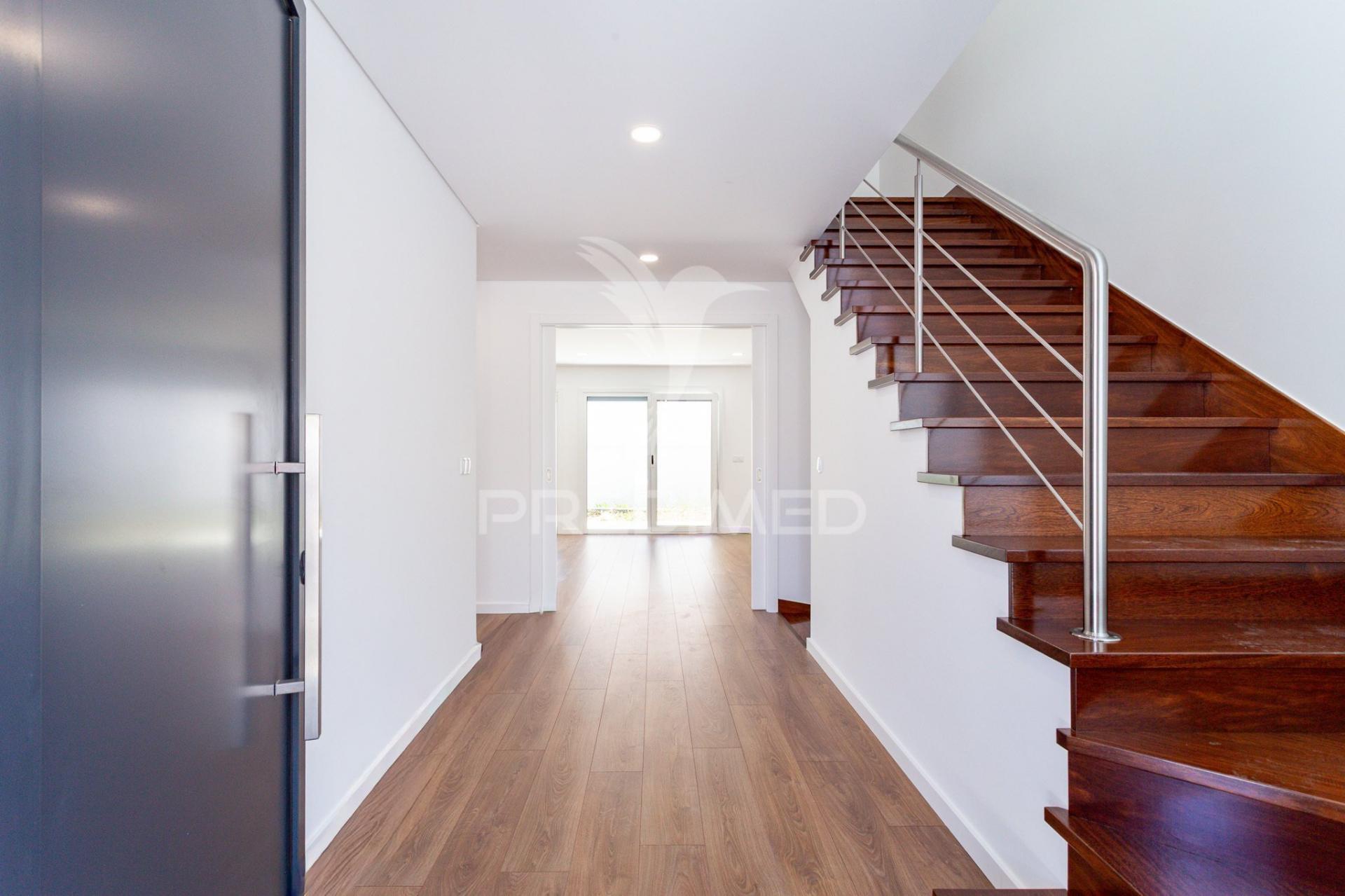 Moradia t4 nova em tires | design contemporâneo | eficiência energética a | zona residencial exclusiva