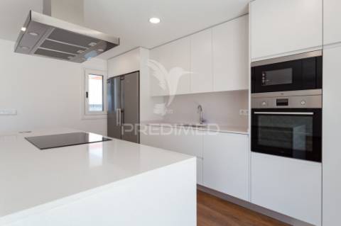 Moradia t4 nova em tires | design contemporâneo | eficiência energética a | zona residencial exclusiva