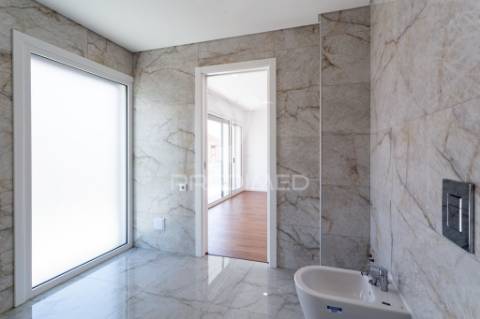 Moradia t4 nova em tires | design contemporâneo | eficiência energética a | zona residencial exclusiva