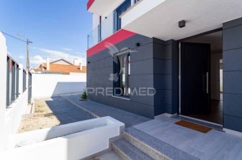 Moradia t4 nova em tires | design contemporâneo | eficiência energética a | zona residencial exclusiva