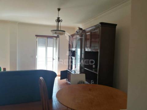 Apartamento t2 - grândola **arrendamento**