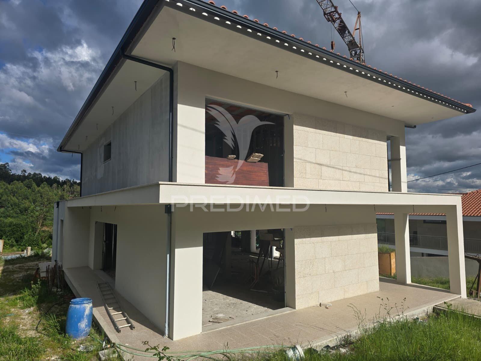 Moradia moderna t3/t4 em revelhe – fafe