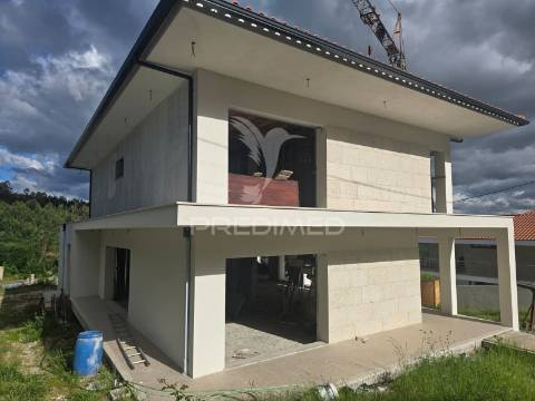 Moradia moderna t3/t4 em revelhe – fafe