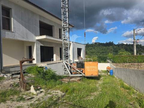 Moradia moderna t3/t4 em revelhe – fafe
