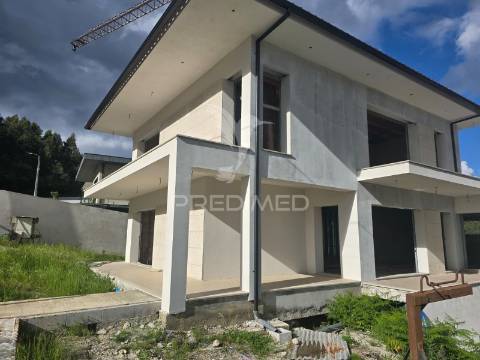 Moradia moderna t3/t4 em revelhe – fafe