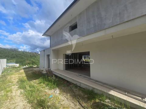 Moradia moderna t3/t4 em revelhe – fafe