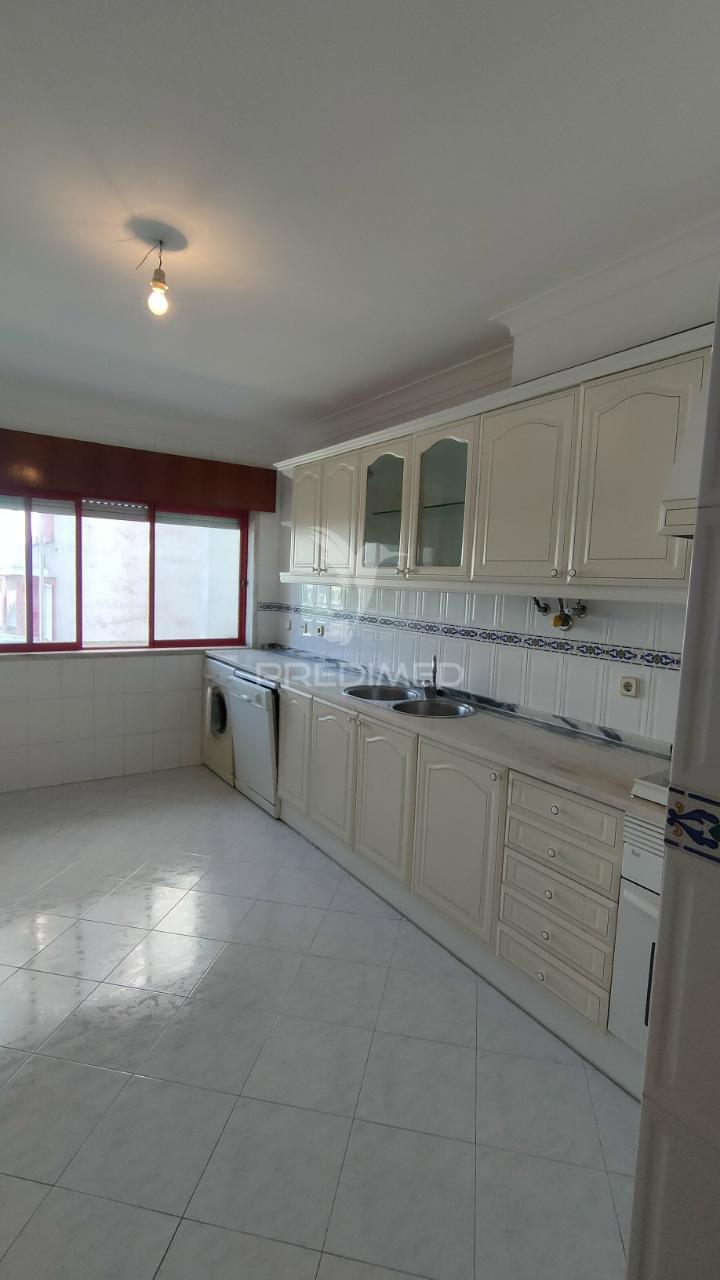 Apartamento t2 com parqueamento