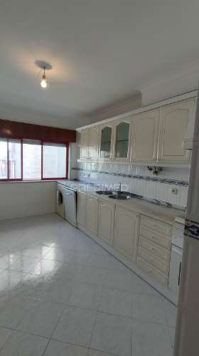 Apartamento t2 com parqueamento