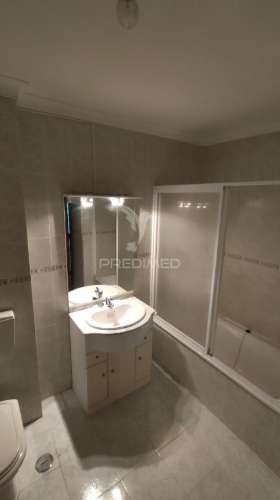 Apartamento t2 com parqueamento