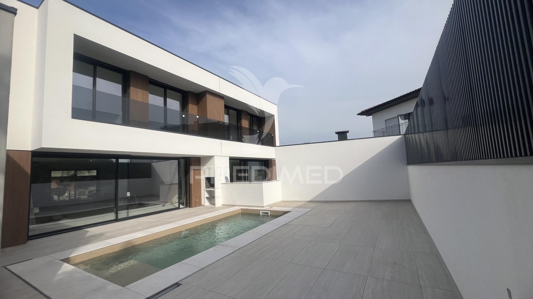 Moradias de luxo t3+1 com piscina - turiz, vila verde (lote-2)