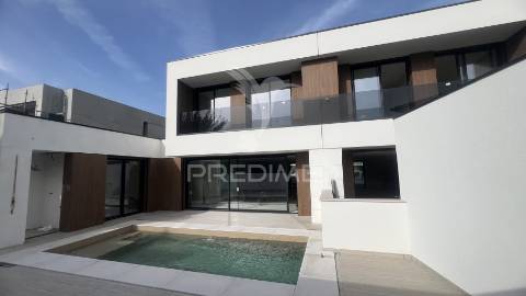 Moradias de luxo t3+1 com piscina - turiz, vila verde (lote-2)
