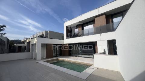 Moradias de luxo t3+1 com piscina - turiz, vila verde (lote-2)