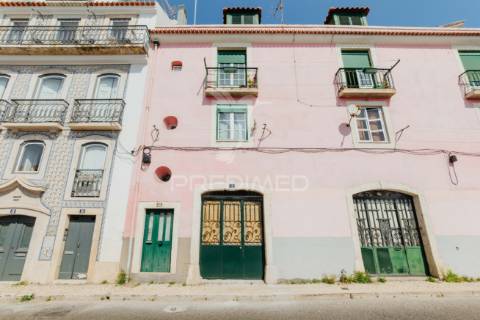 Loja em santa apolónia