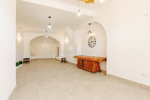 Loja em santa apolónia