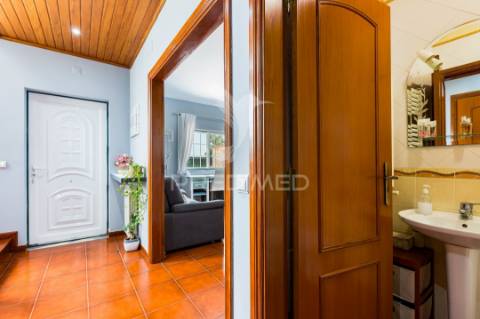 Moradia t3 com logradouro porto alto
