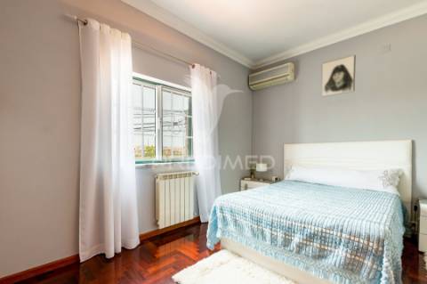 Moradia t3 com logradouro porto alto
