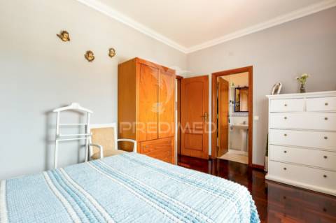 Moradia t3 com logradouro porto alto