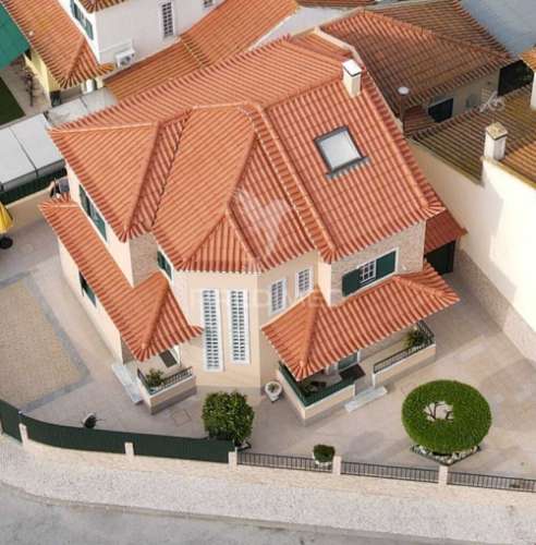 Moradia t3 com logradouro porto alto