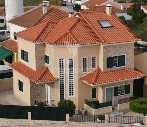 Moradia t3 com logradouro porto alto