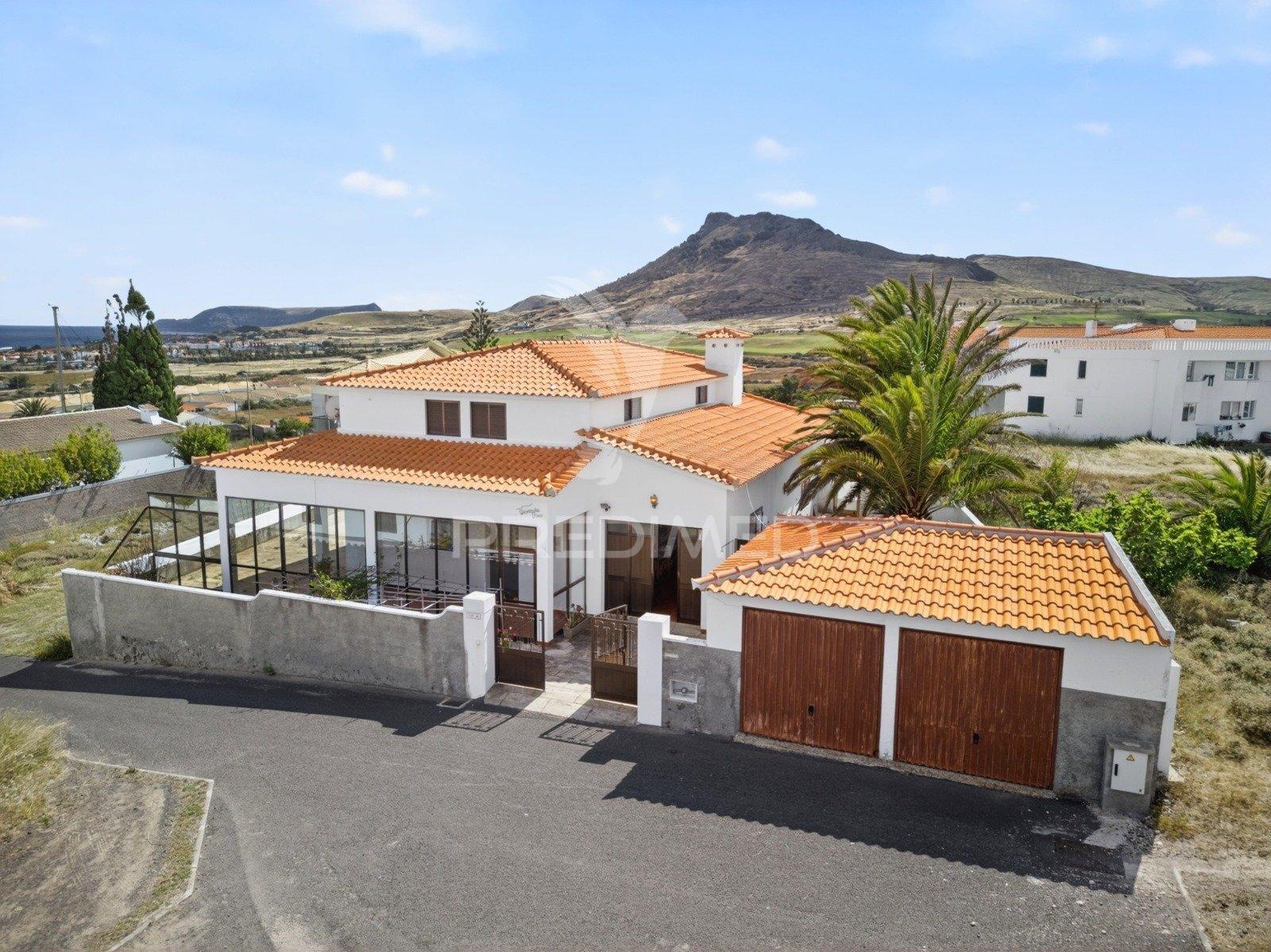 Moradia t4 com vista mar na ilha do porto santo