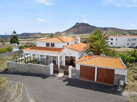 Moradia t4 com vista mar na ilha do porto santo