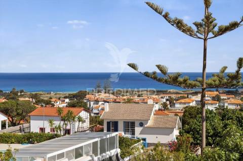 Moradia t4 com vista mar na ilha do porto santo