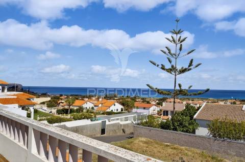 Moradia t4 com vista mar na ilha do porto santo