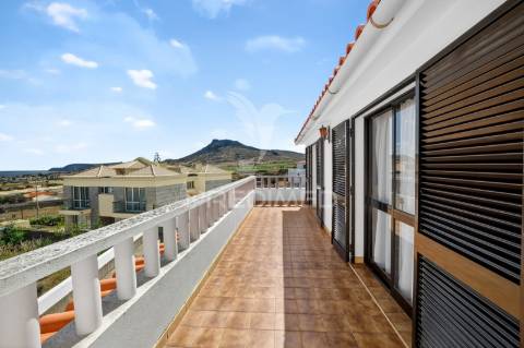 Moradia t4 com vista mar na ilha do porto santo