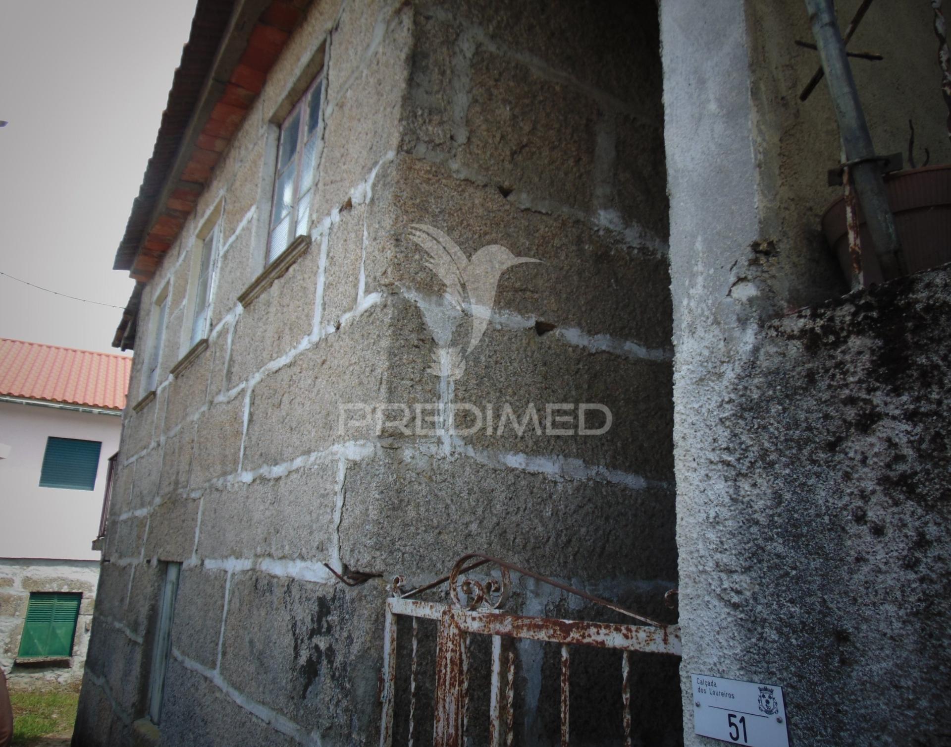 Casa de campo com terreno, para recuperar, a 9 kms de vila real