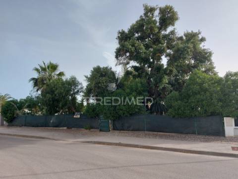 Moradia t2 térrea com piscina em vale navio, albufeira