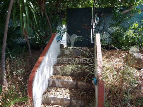 Moradia t2 térrea com piscina em vale navio, albufeira