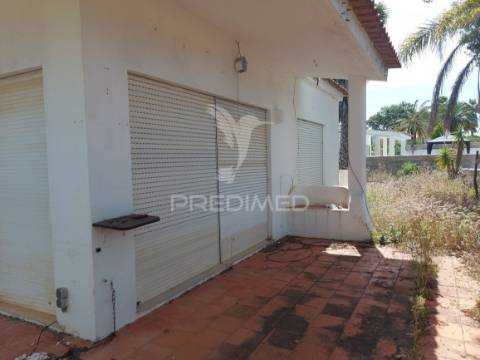 Moradia t2 térrea com piscina em vale navio, albufeira
