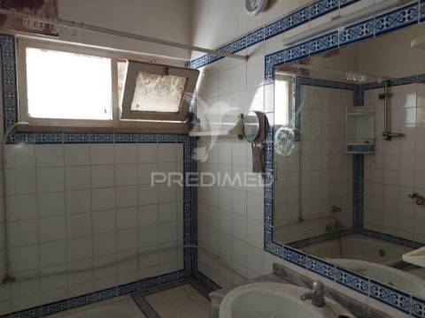 Moradia t2 térrea com piscina em vale navio, albufeira
