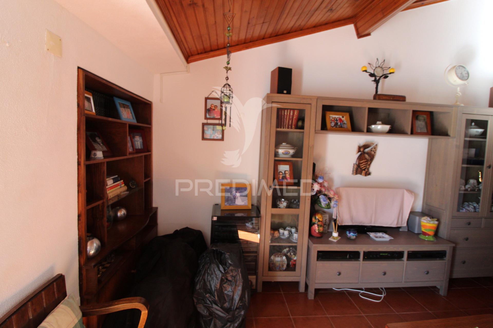 Moradia geminada t3 | centro da vila | pronta a habitar