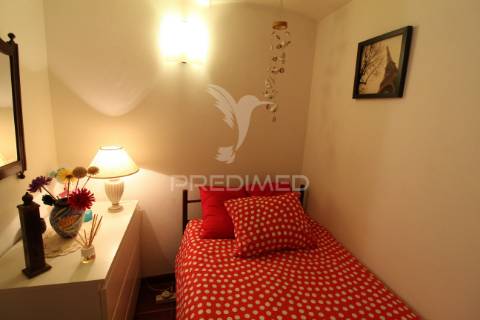 Moradia geminada t3 | centro da vila | pronta a habitar