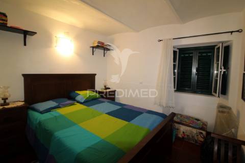 Moradia geminada t3 | centro da vila | pronta a habitar