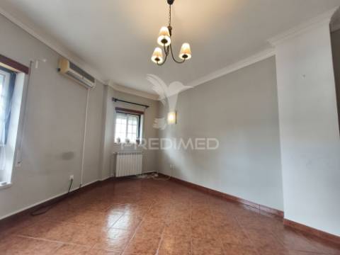 Apartamento r/c t3 | vila nova da barquinha - santarém