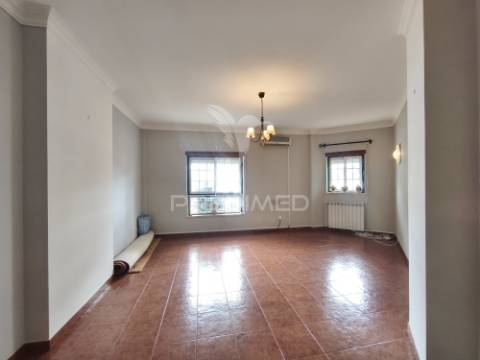 Apartamento r/c t3 | vila nova da barquinha - santarém