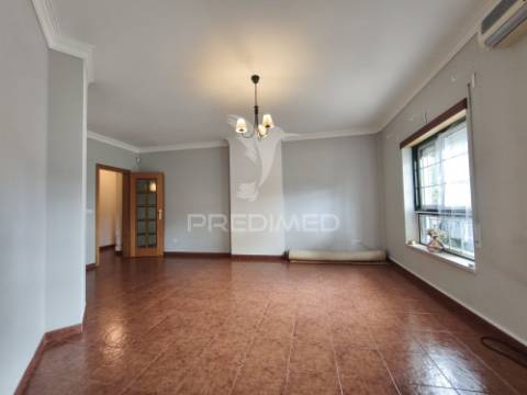 Apartamento r/c t3 | vila nova da barquinha - santarém
