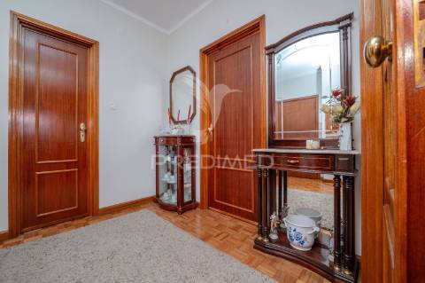 Apartamento tipologia t3 centro de barcelos, junto ao ipca