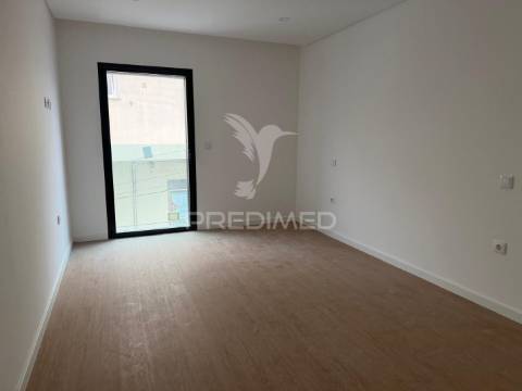 Apartamento t2 duplex novo com terraço na cobertura | esgueira, aveiro