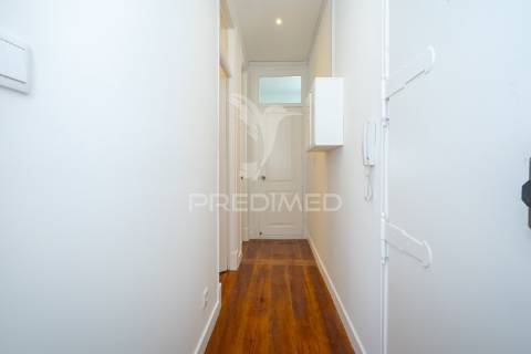 Apartamento t1+1 com vista rio junto museu da arte antiga