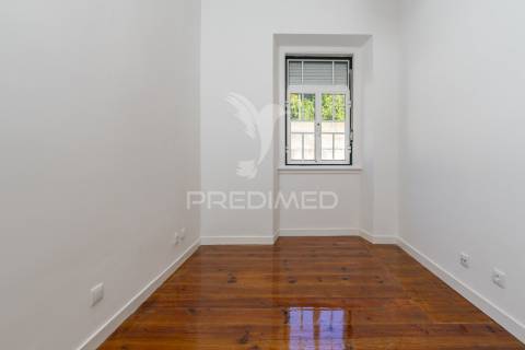 Apartamento t1+1 com vista rio junto museu da arte antiga